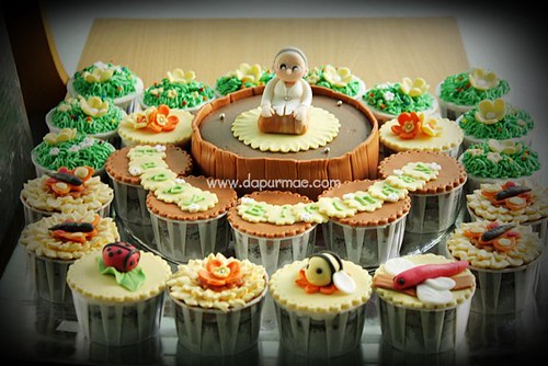 Cake &amp; Cupcakes for Eyang