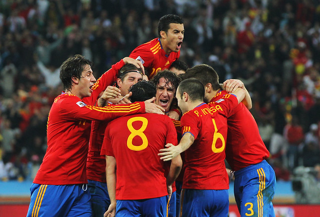 España gana a Alemania por Puyol