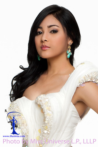Fonthip Watcharatrakul at Miss Universe 2010