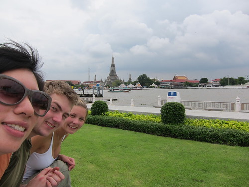 Wat Arun in the background