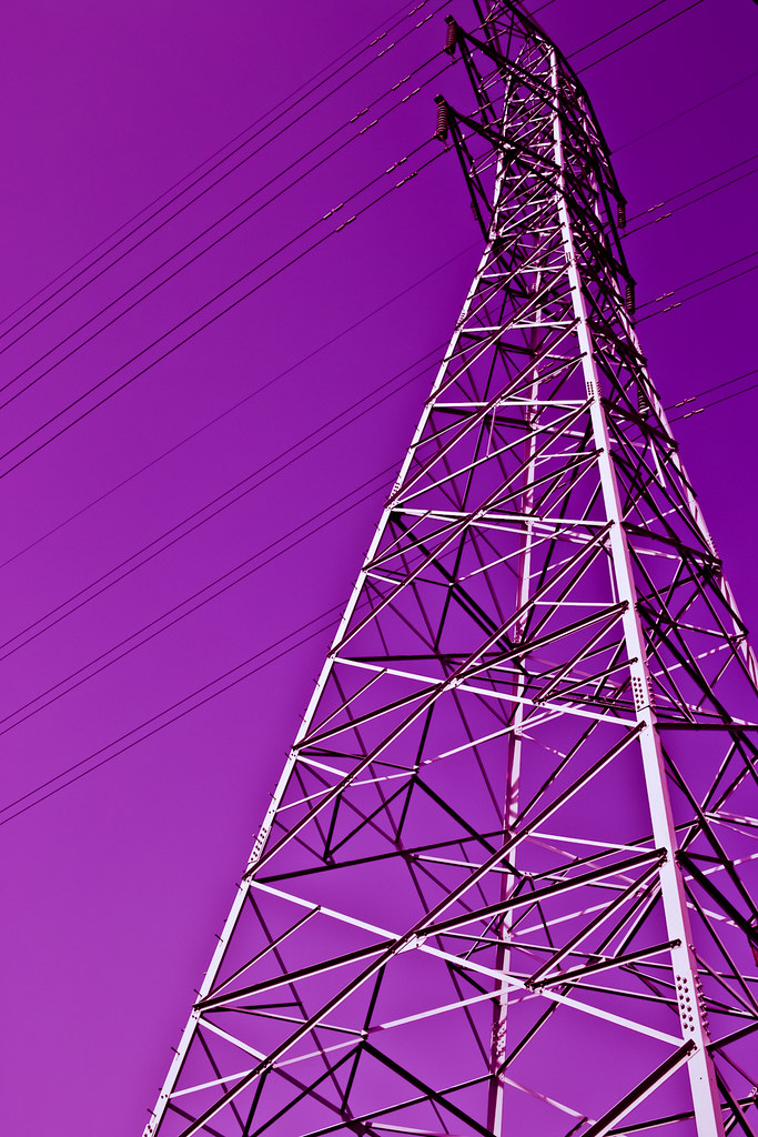 紫色高壓電塔！