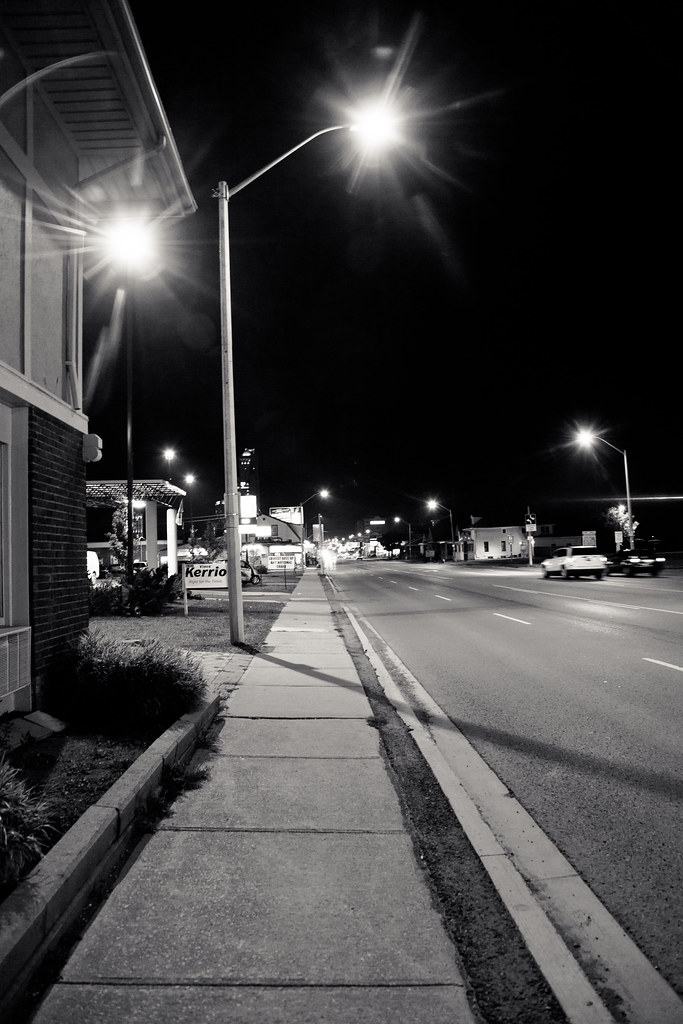 Stanley Ave. [EOS 5DMK2 | EF 24-105L@24mm | 1/15 s | f/4 | ISO800]