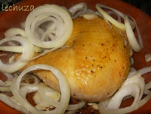Pollo con garbanzos-añadir cebolla