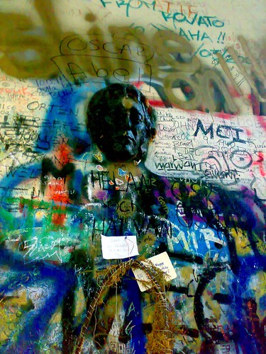 Muro de Lennon, Ilha de Kampa