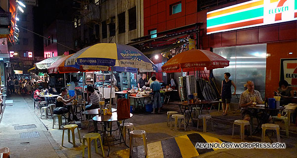 Da Pai Dang (大排檔) or street food vendors in Hong Kong