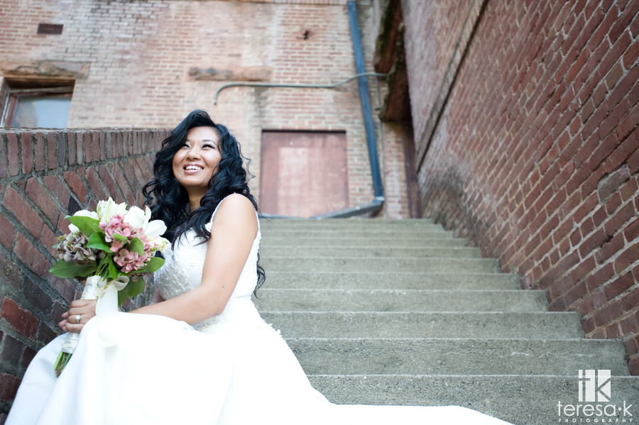 Modern Bridal session in the foothills of Northern California