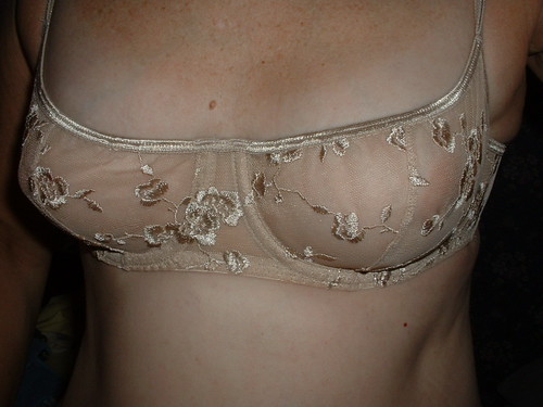 bra sizes for women in french pics: womeninbras