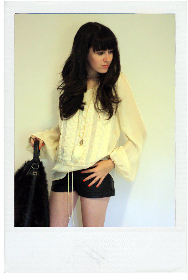 leather_shorts_furry_bag3