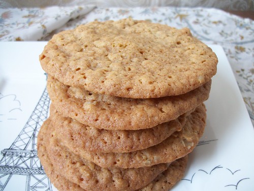 crunchy chewy oatmeal cookies