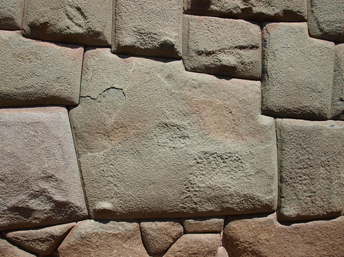 Calle Hatunrumíyoc - Piedra de los Doce Ángulos