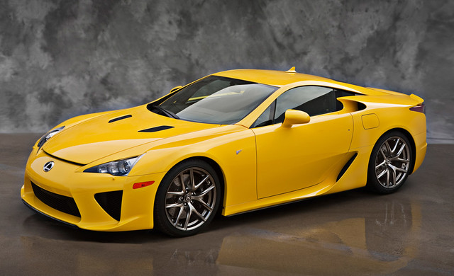 2012-Lexus-LFA-In-Yellow-02