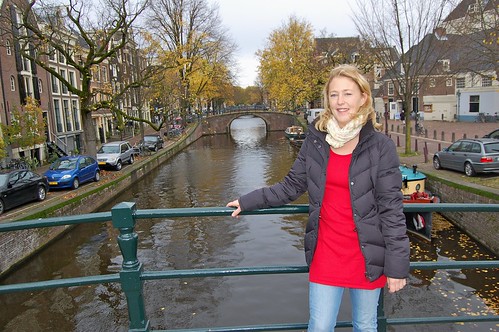 Malin vid en kanal i Amsterdam