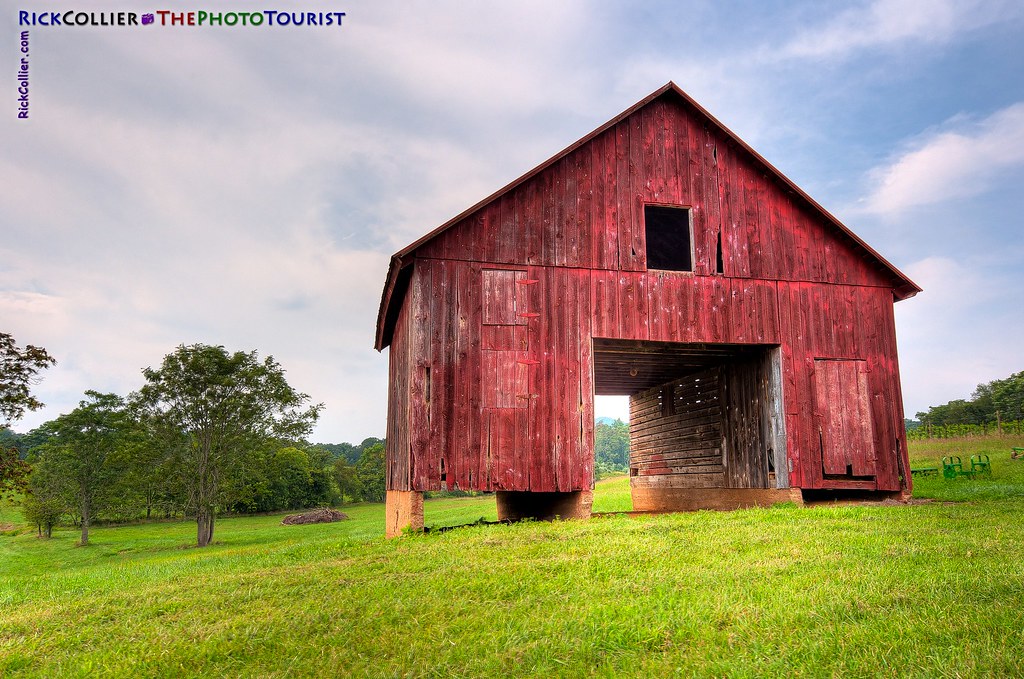 HDR of a great old barn on the grounds of Hume Vineyards in Hume, Virginia