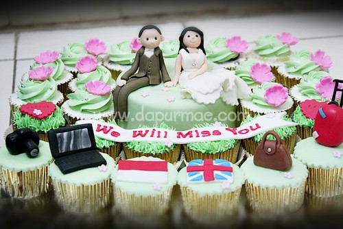 Farewell Cake & Cupcake Set