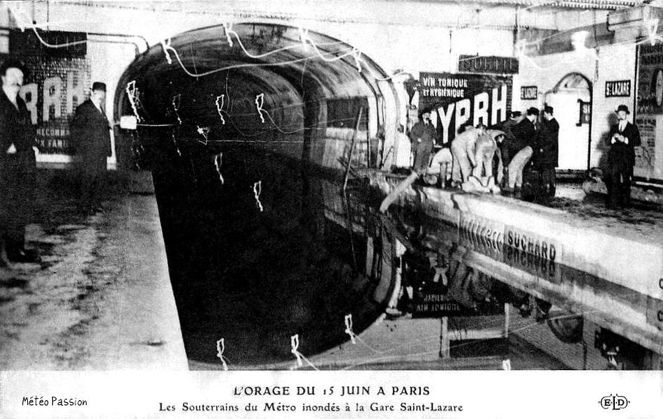 métro Saint-Lazare inondé après l'orage du 15 juin 1914