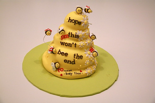 Honey, bees & cake!