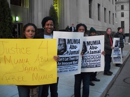 Detroit demonstration in solidarity with the struggle to free Mumia Abu-Jamal in Pennsylvania. The event took place to coincide with the federal appeals court hearing in Philadelphia on Nov. 9, 2010. (Photo: Abayomi Azikiwe) by Pan-African News Wire File Photos
