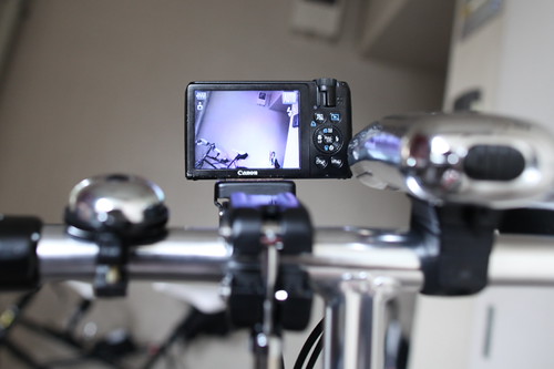 自転車にビデオやカメラをマウントで装着