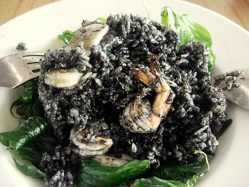 pladib - black fried rice