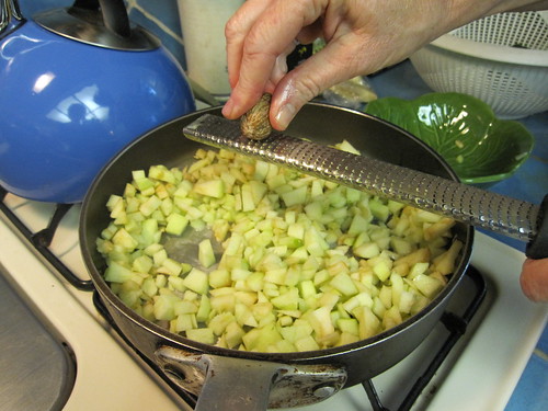 Cook apples in butter with grated nutmeg.