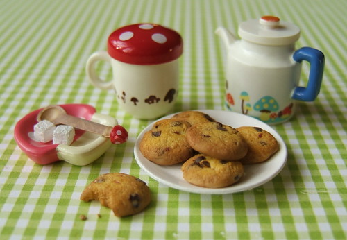 Cookies and tea