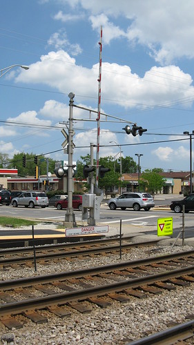 The 75th Avenue railroad crossing. Elmwood Park illinois. Late May 2010. by Eddie from Chicago