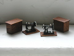 sewing machines, 1:24 scale