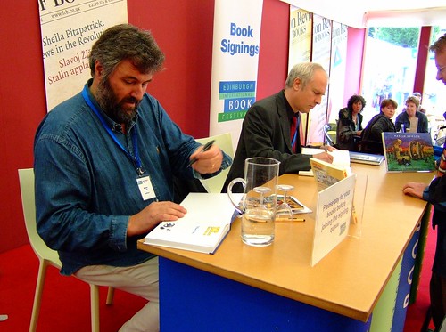 Edinburgh Book Festival 2010 - Steve Bell & Martin Rowson 06