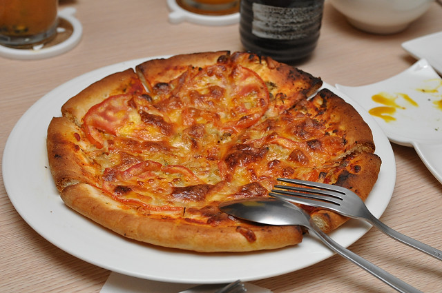 羅勒番茄牛蒡披薩