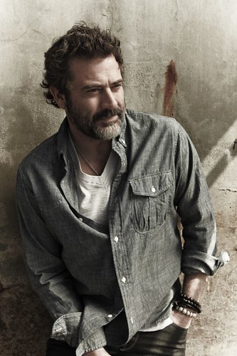 Actor Jeffrey Dean Morgan didnt escape the lens of Flaunt Magazine in their