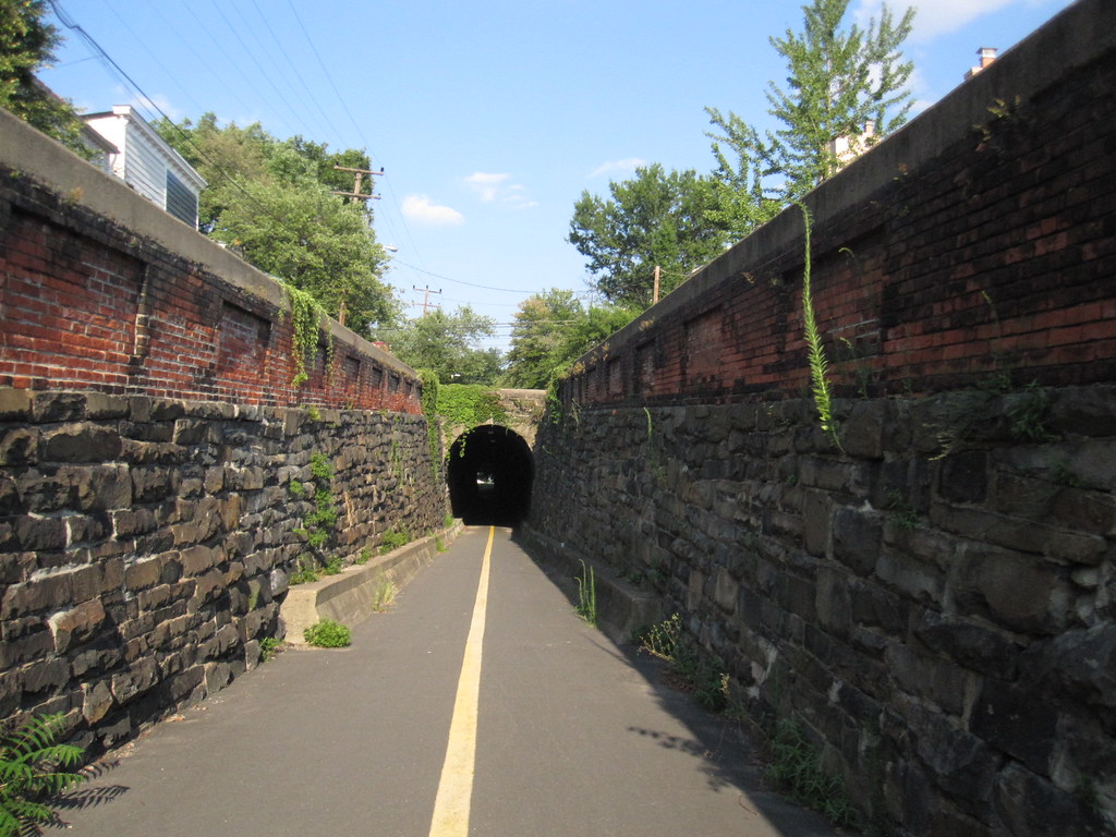 Trail Junction-tunnel