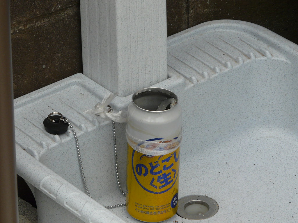 Outdoor Smoko Spot in Can and Plastic Twine