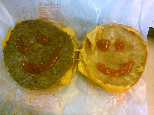Burger senyum!