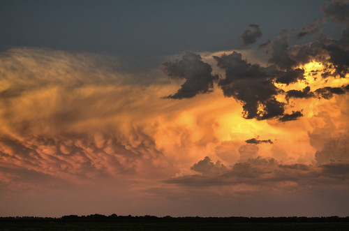 フリー写真素材|自然・風景|空|雲|夕日・夕焼け・日没|嵐|