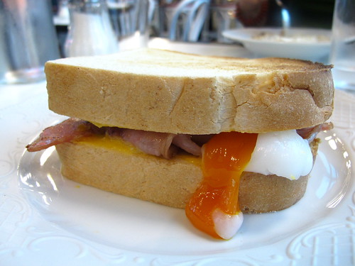 Duck egg, bacon and hollandaise jaffle