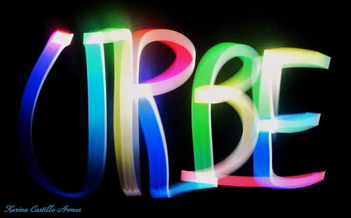 LightPainting Tutorial - Light Graffiti Urbe de KarinaAlexandraCastilloArmas, sur Flickr