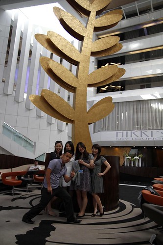 Ming Jin with Moon Lai, Mayuko, Tomoko and Yuiko the Asst Producer at Palais Stephanie