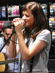 Pearl And The Puppets Instore @ Fopp, Union Street, Glasgow 16th August 2010