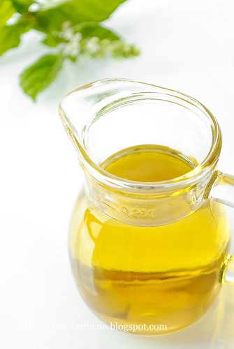 Olio di Oliva al Basilico-Basil Olive Oil