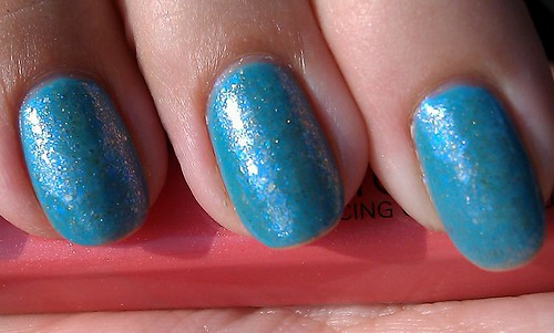 Essie Shelter Island + Inglot 204 + Chanel Illusion d'or