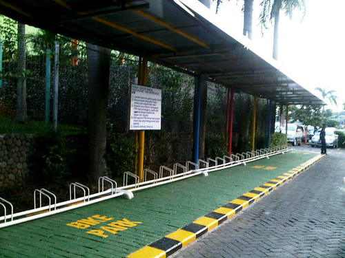 Parkir Sepeda Pondok Indah Mall