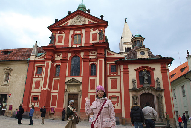 聖喬治教堂：白色雙塔的紅色教堂，是捷克保存最好的仿羅馬式建築，同時也是布拉格建築中第二老的教堂。