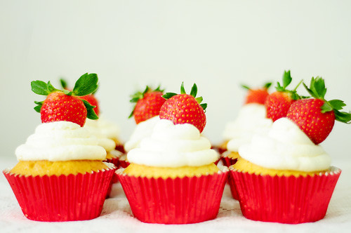 strawberry and cream cupcakes