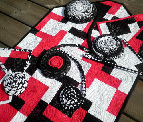Rectangular Conundrum - Project QUILTING Black & White Challenge