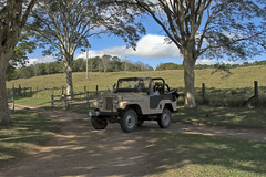 Jeep na Sombra II - HDR