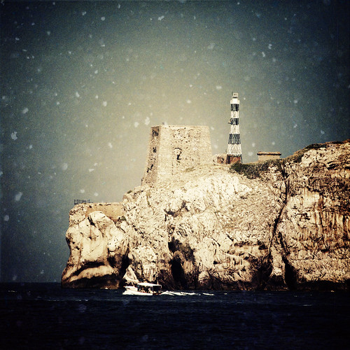 フリー写真素材, 自然・風景, 灯台・ライトハウス, 雪, 海岸, イタリア,  