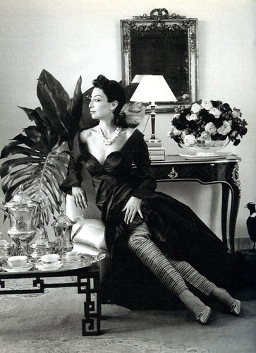 Illeana Douglas as Pauline de Rothschild 2