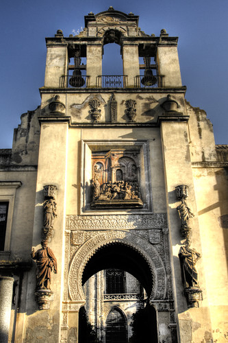 The forgiveness gate. Seville. La puerta del perdón. Sevilla.