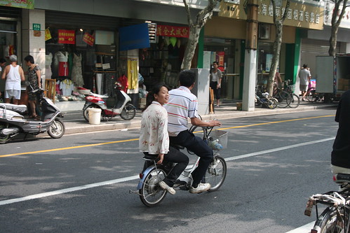 2010-08-29 - Shanghai - 05 - Scooter with passenger