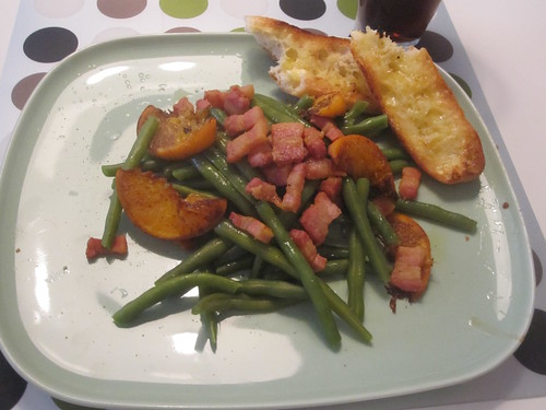 beans, lardon and orange salad with baguette